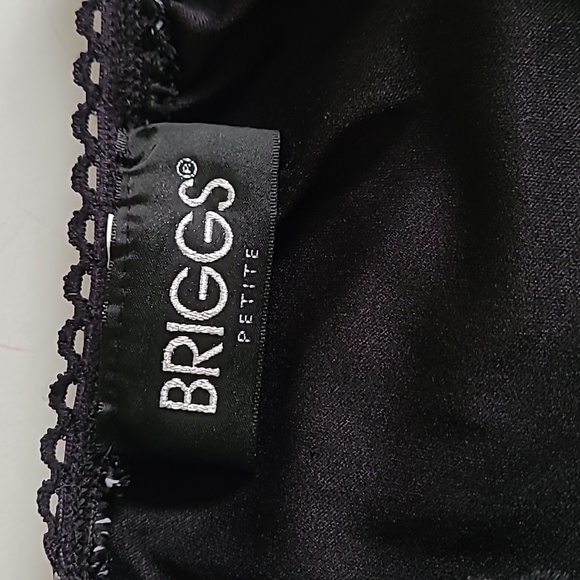 Mini Skirt ♥️ - Picture 5 of 6